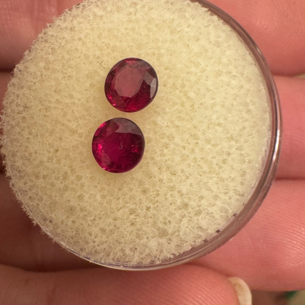 1.53ct genuine clean rubies pair in gem
Jar - Picture 8 of 13